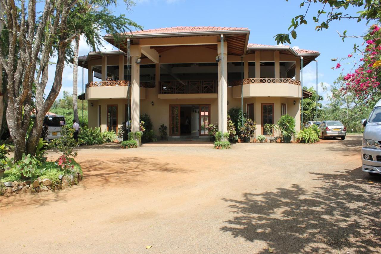 Hibiscus Garden Hotel Tissamaharama Εξωτερικό φωτογραφία